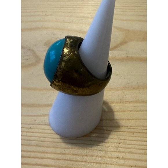 Large Vintage Turquoise Brass Ring With Dome Stone - Picture 5 of 7